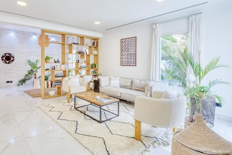 Vila di Meadows, Dubai, UEA 3 kamar tidur, 518 m2 nomor 638021 - foto 25