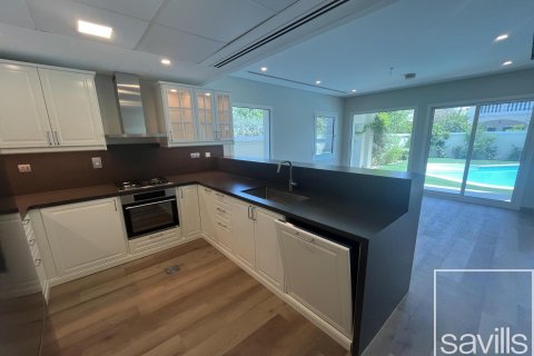 Вилла Jumeirah Village Triangle, Дубай, БАӘ-да 2 жатын бөлмелер, 639.17 м² № 747571 - фото 7
