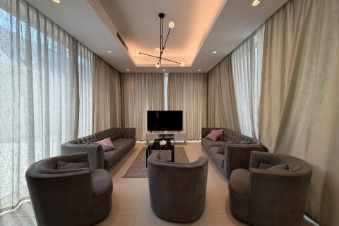 Vila v Al Barsha, Dubai, SAE 5 spální, 540 m2 č. 758462 - Fotografia 8