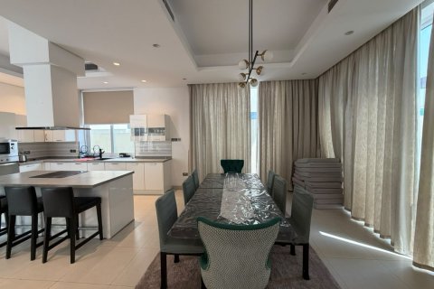 Vila v Al Barsha, Dubai, SAE 5 spální, 540 m2 č. 758462 - Fotografia 5