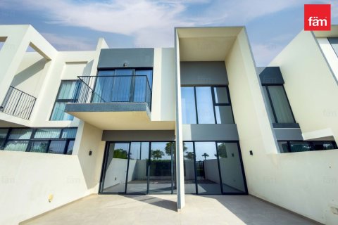 Villa itt: Dubai, EAE, 3 hálószoba, 174 m², azonosító: 738618