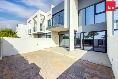 Villa te huur in Dubai, VAE 3 slaapkamers, 174 vr.m., nr 738618 - foto 2
