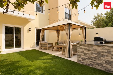 Vilă în Dubai, EAU 3 dormitoare, 182.1 mp.  №738619