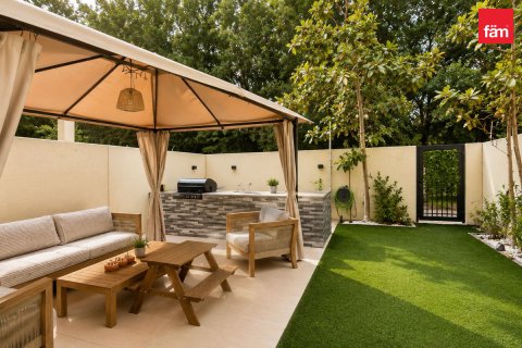 Villa till försäljning i Dubai, UAE 3 sovrum, 182.1 kvm Nr. 738619 - fotografi 4