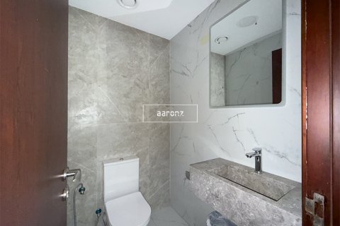 Office in Jumeirah Lake Towers, Dubai, UAE 116.9 sq.m. № 634954 - photo 9