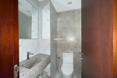 Office in Jumeirah Lake Towers, Dubai, UAE 116.9 sq.m. № 634954 - photo 8