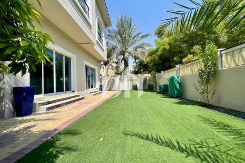 فيلا للبيع في فيلات، دبي، الإمارات العربية المتحدة 5 غرفة نوم ، 561 متر مربع ، رقم 643726 - صورة 4