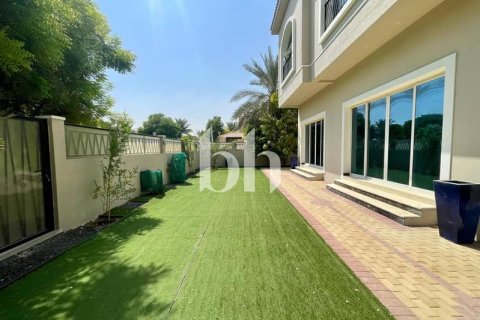 فيلا للبيع في فيلات، دبي، الإمارات العربية المتحدة 5 غرفة نوم ، 561 متر مربع ، رقم 643726 - صورة 7