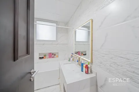 Villa till försäljning i Dubai Land, Dubai, UAE 5 sovrum, 674 kvm Nr. 661049 - fotografi 17