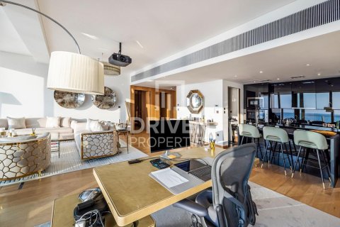 Huoneisto Jumeirah, Dubai, Arabiemiraatit 1 makuuhuone, 150.41 m2 № 758980 - kuva 7