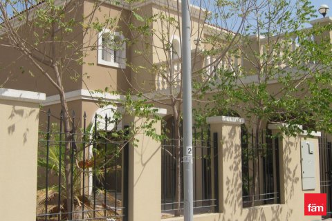 Villa in affitto a Dubai, EAU 3 camere da letto, 317.1 mq. № 711367 - foto 15