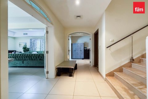 Vila u gradu Dubai, UAE 5 spavaće sobe, 608.5 m2 Br. 715633 - Slika 8