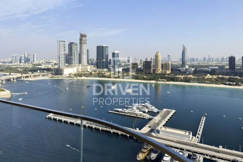 Appartement te huur in Dubai Harbour, Dubai, VAE 3 slaapkamers, 178.19 vr.m., nr 757204 - foto 1