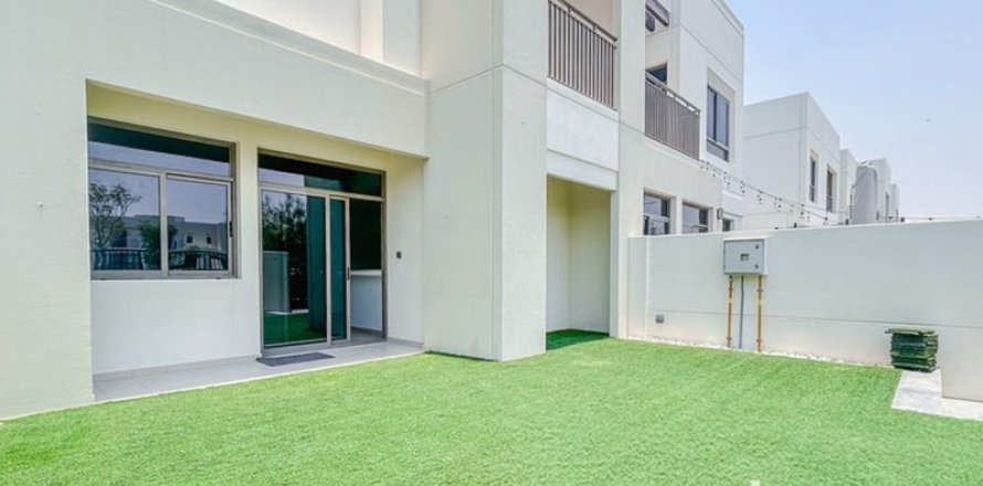 Townhouse in Town Square, Dubai, UAE 3 bedrooms, 197.42 sq.m. № 733798