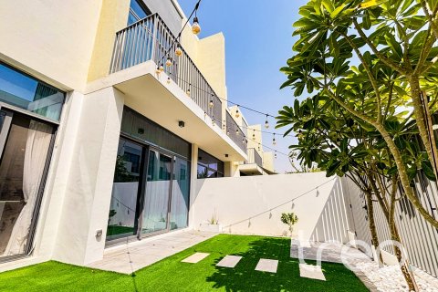 Városi lakóépület itt: Arabian Ranches 3, Dubai, EAE, 3 hálószoba, 179.77 m², azonosító: 733802 - fénykép 3