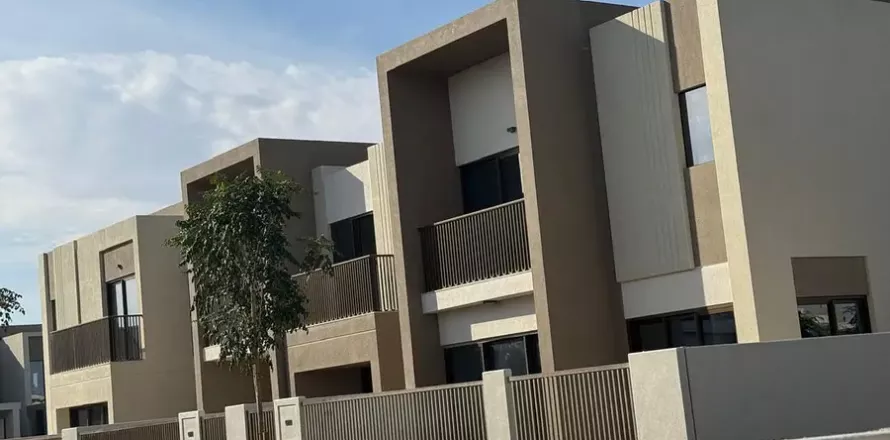 Radhus i Dubai, UAE 4 sovrum, 317.9 kvm Nr. 641696