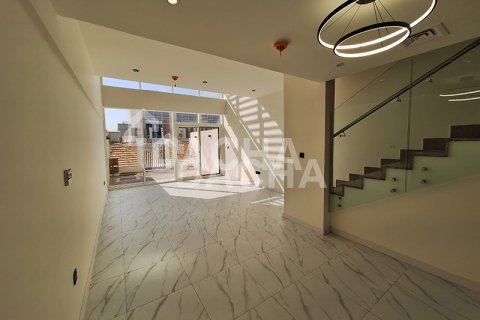 Таунхаус в Dubai Land, Дубай, ОАЭ 2 спальни, 101м2 № 706953
