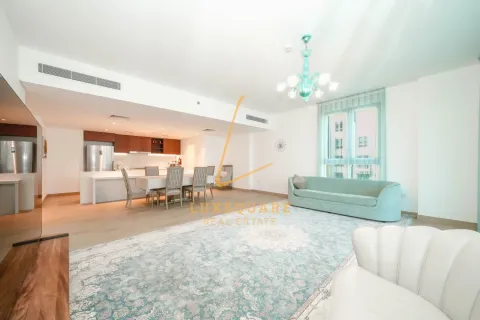 Huoneisto Jumeirah, Dubai, Arabiemiraatit 3 makuuhuonetta, 193 m2 № 658748 - kuva 6