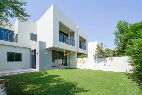 Villa en alquiler en Dubai Hills Estate, Dubai, EAU 3 dormitorios, 203 m2 № 658750 - foto 1