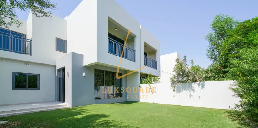 Villa en Dubai Hills Estate, Dubai, EAU 3 dormitorios, 203 m² № 658750
