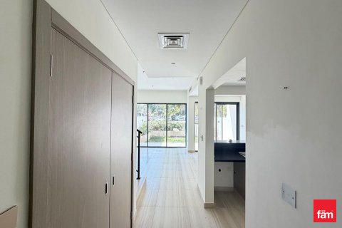 Řadový dům v Dubai, SAE 3 ložnice, 150 m² Č.: 687555 - fotografie 8