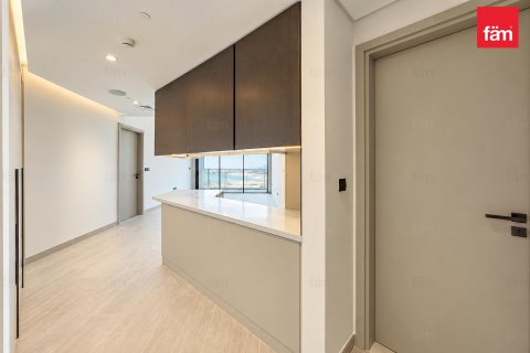 Apartment til leje i Business Bay, Dubai, UAE 1 soveværelse, 75.6 kvm № 766585 - foto 4