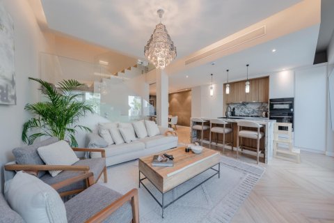 Tilal Al Ghaf, Dubai, UAE의 판매용 타운하우스 침실 3개, 141제곱미터 번호 638041 - 사진 1