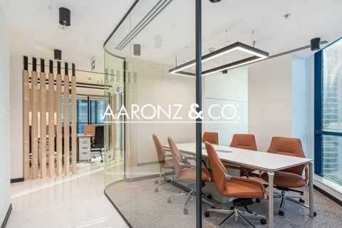 Kancelarija u Jumeirah Lake Towers, Dubai, UAE 101 m2 Br. 680092 - fotografija 2