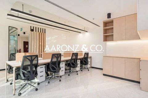 Kancelarija u Jumeirah Lake Towers, Dubai, UAE 101 m2 Br. 680092 - fotografija 3