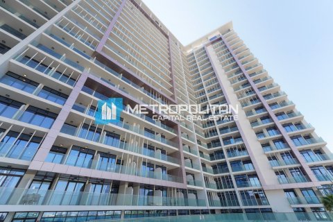 Apartment on the Al Maryah Island, Abu Dhabi, UAE 1 bedroom, 48.8 sq.m. № 629646 - photo 1