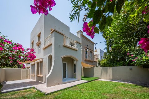 Villa em The Springs, Dubai, EAU 2 quartos, 261.89 m2 № 749633