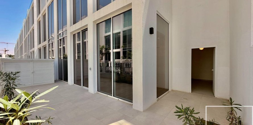 Vila v Al Barari, Dubai, SAE 4 spálne, 179.67 m2 č. 747119