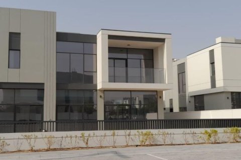 Villa til salgs i Al Furjan, Dubai, Emiratene 4 soverom, 570 kvm Nr. 703089 - Foto 1