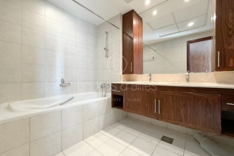 Apartment sa Downtown Dubai (Downtown Burj Dubai), UAE 3 silid-tulugan, 241.4 sq.m. № 670025 - larawan 25