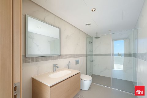 Apartmen di Dubai, UAE 2 bilik tidur, 108.1 meter persegi № 679161 - foto 15