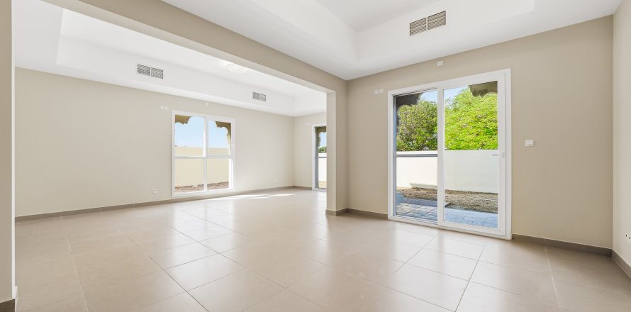 Villa in Dubai Silicon Oasis, UAE 5 bedrooms, 451.6 sq.m. № 750473