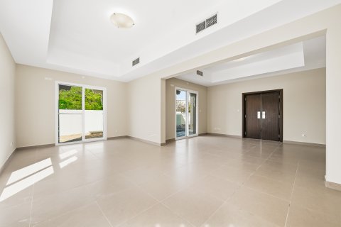 Villa in Dubai Silicon Oasis, UAE 5 bedrooms, 451.6 sq.m. № 750473 - photo 2