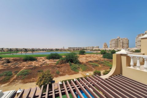 Al Hamra Village、Ras Al Khaimah、UAE にあるタウンハウスの賃貸物件 3ベッドルーム、263 m2、No656067 - 写真 2