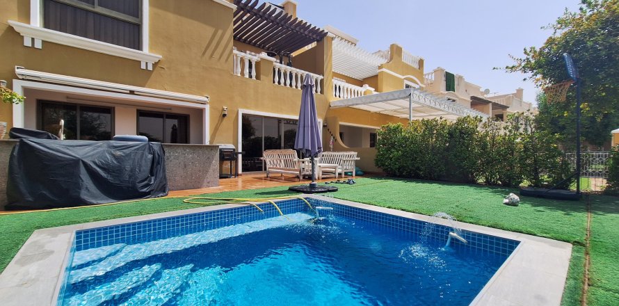 Al Hamra Village、Ras Al Khaimah、UAEにあるタウンハウス 3ベッドルーム、263 m2 No656067