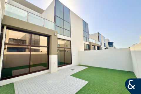 Müüa ridamaja asukohaga Mohammed Bin Rashid City, Dubai, AÜE: 4 magamistoaga, 252 m² Nr 666379 - pilt 1