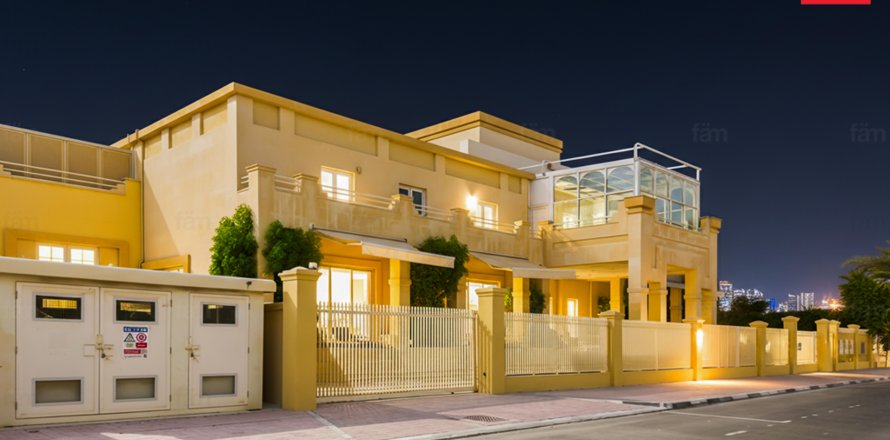 Umm Suqeim、Dubai、UAEにあるオフィス 1393.5 m2 No757799