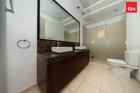 Umm Suqeim、Dubai、UAE にあるオフィスの賃貸物件 1393.5 m2、No757799 - 写真 17