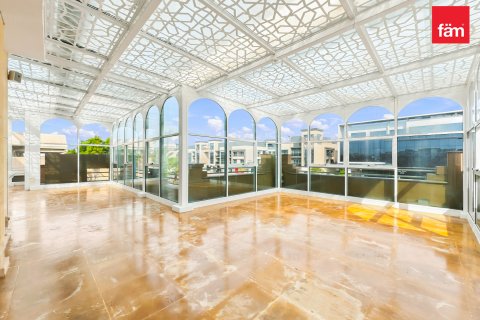 Umm Suqeim、Dubai、UAE にあるオフィスの賃貸物件 1393.5 m2、No757799 - 写真 2