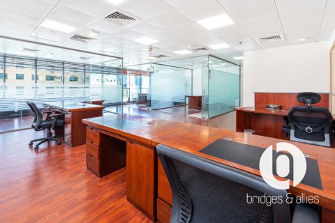 Biuro do wynajęcia w Jumeirah Lake Towers, Dubai, ZEA 104 mkw., nr 765897 - zdjęcie 5