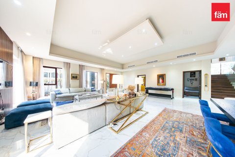 Villa à louer à Al Barsha, Dubai, EAU 5 chambres, 967.2 m2 № 752194 - photo 2