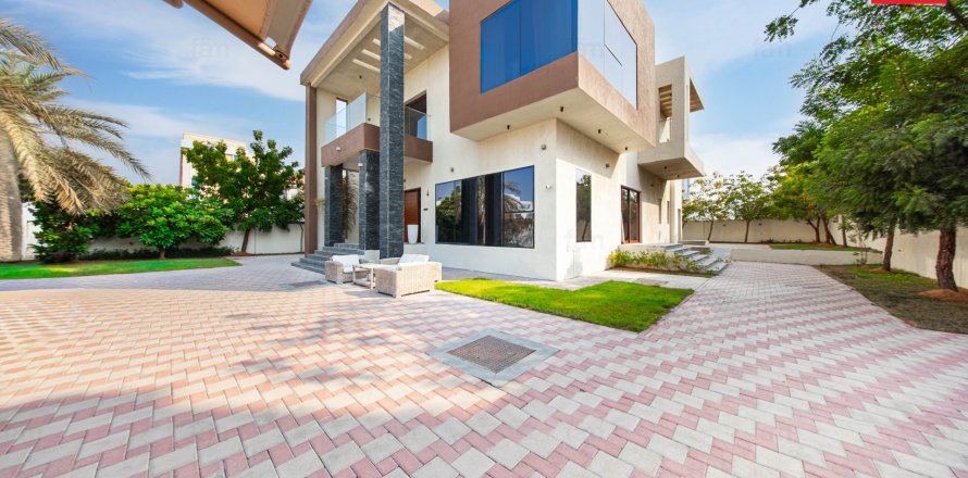 Villa à Al Barsha, Dubai, EAU: 5 chambres, 967.2 m2 № 752194