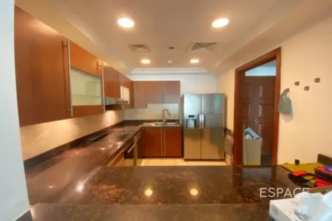 Appartement te huur in Palm Jumeirah, Dubai, VAE 2 slaapkamers, 168 vr.m., nr 661283 - foto 2