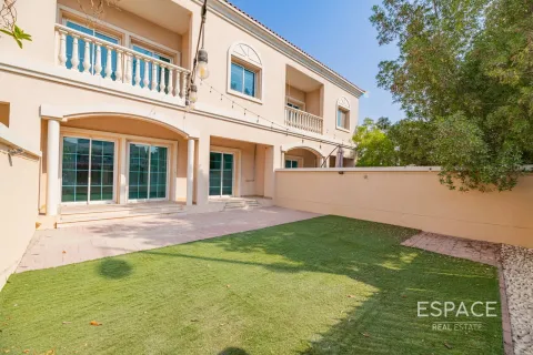 Townhouse di Jumeirah Village Triangle, Dubai, UEA 3 kamar tidur, 240 m2 nomor 661280 - foto 1