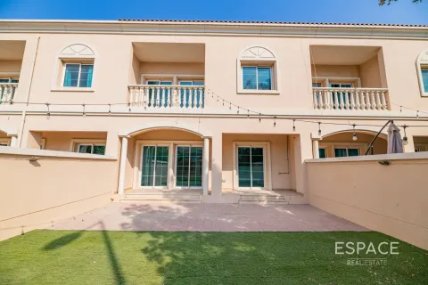 Townhouse di Jumeirah Village Triangle, Dubai, UEA 3 kamar tidur, 240 m2 nomor 661280 - foto 2