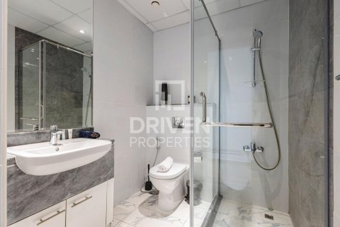 Huoneisto Business Bay, Dubai, Arabiemiraatit 2 makuuhuonetta, 126 m2 № 682824 - kuva 11